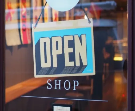 Things you should do before opening an online retail store